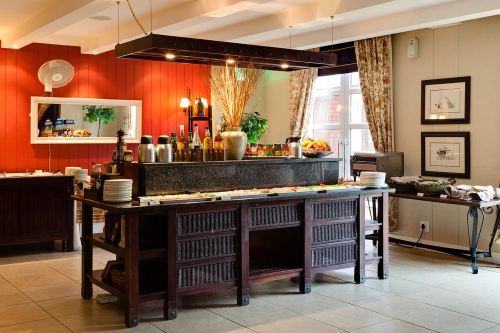 Protea Hotel by Marriott Mahikeng Mafikeng Exteriör bild