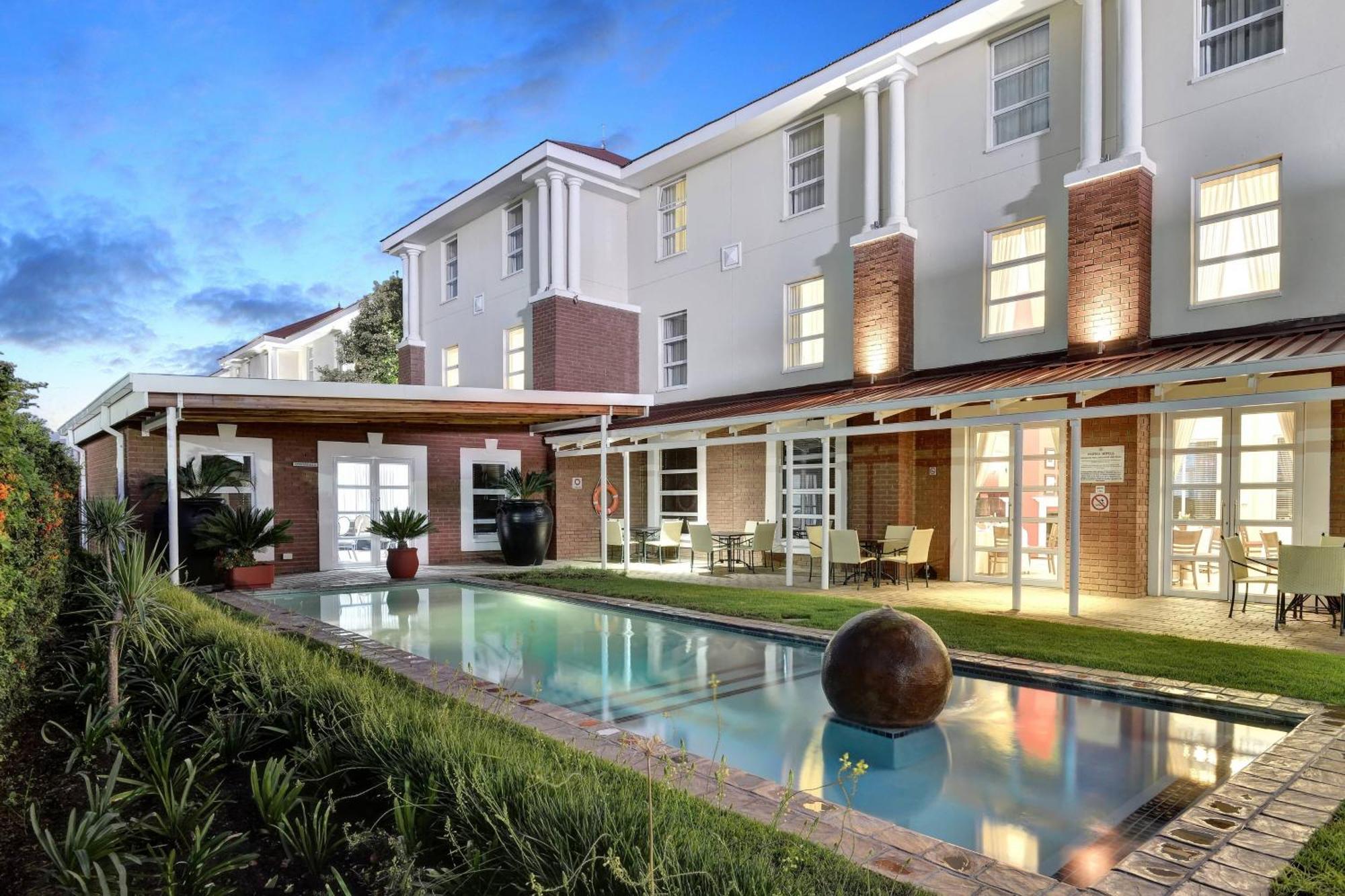 Protea Hotel by Marriott Mahikeng Mafikeng Exteriör bild