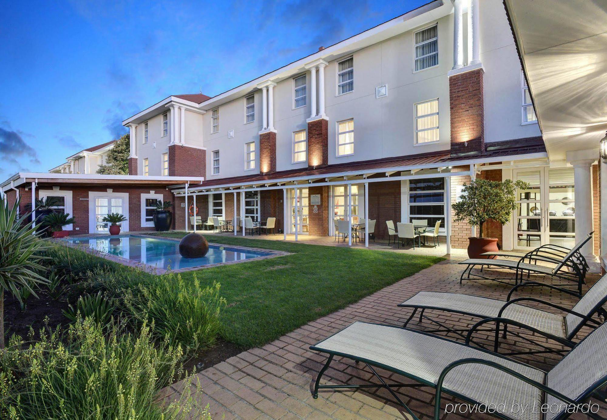 Protea Hotel by Marriott Mahikeng Mafikeng Exteriör bild