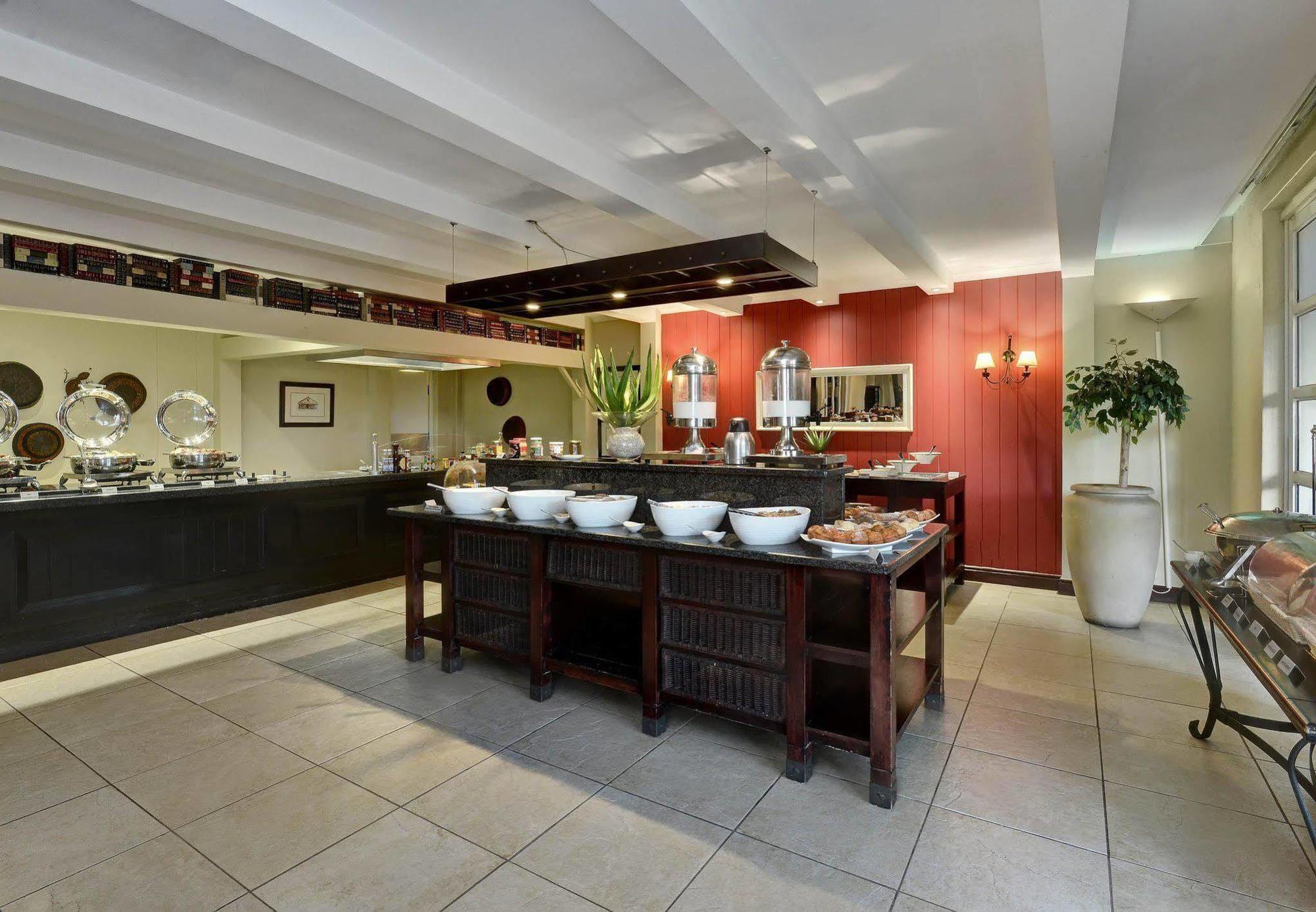 Protea Hotel by Marriott Mahikeng Mafikeng Exteriör bild